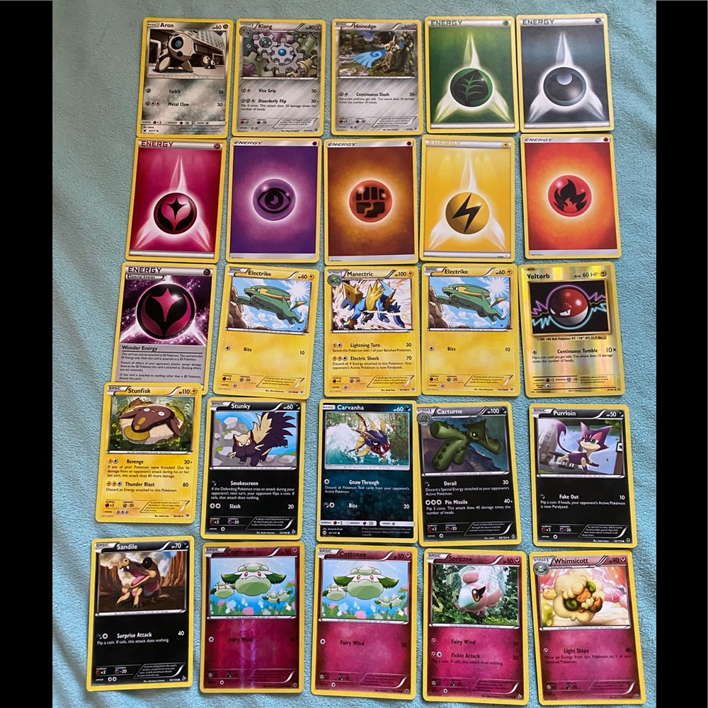 30 Pokémon cards
